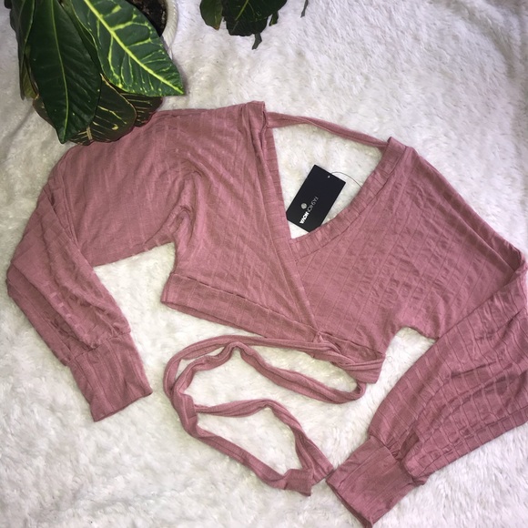 Fashion Nova Tops - •Fashion Nova• Crop Top